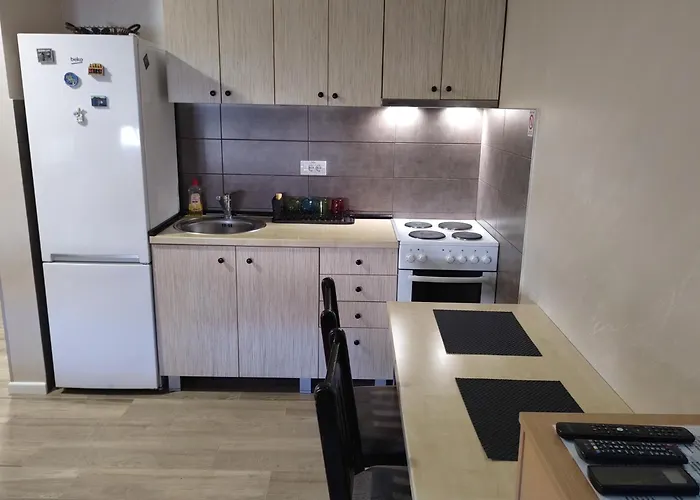 Left Coast * Βελιγράδι